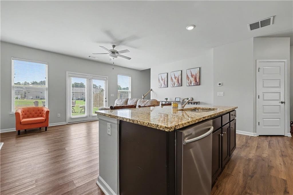 3 bedroom, 3 bathroom, 1,695 sq ft townhouse for sale at 3652 Prospect Point Drive, Oakwood, GA 30566 — photo 7