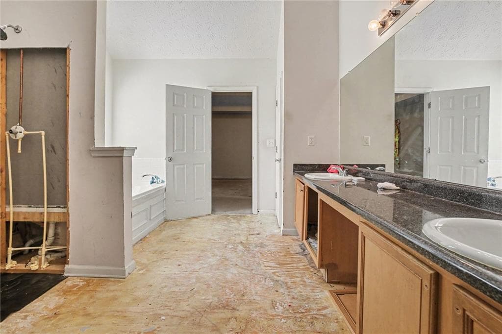 4 bedroom, 3 bathroom, 2,768 sq ft single family residence for sale at 197 Hightower Trail, Riverdale, GA 30274 — photo 5