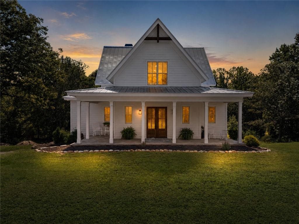 4 bedroom, 6 bathroom, 2,476 sq ft single family residence for sale at 3567 Duckett Mill Road, Gainesville, GA 30506 — photo 2