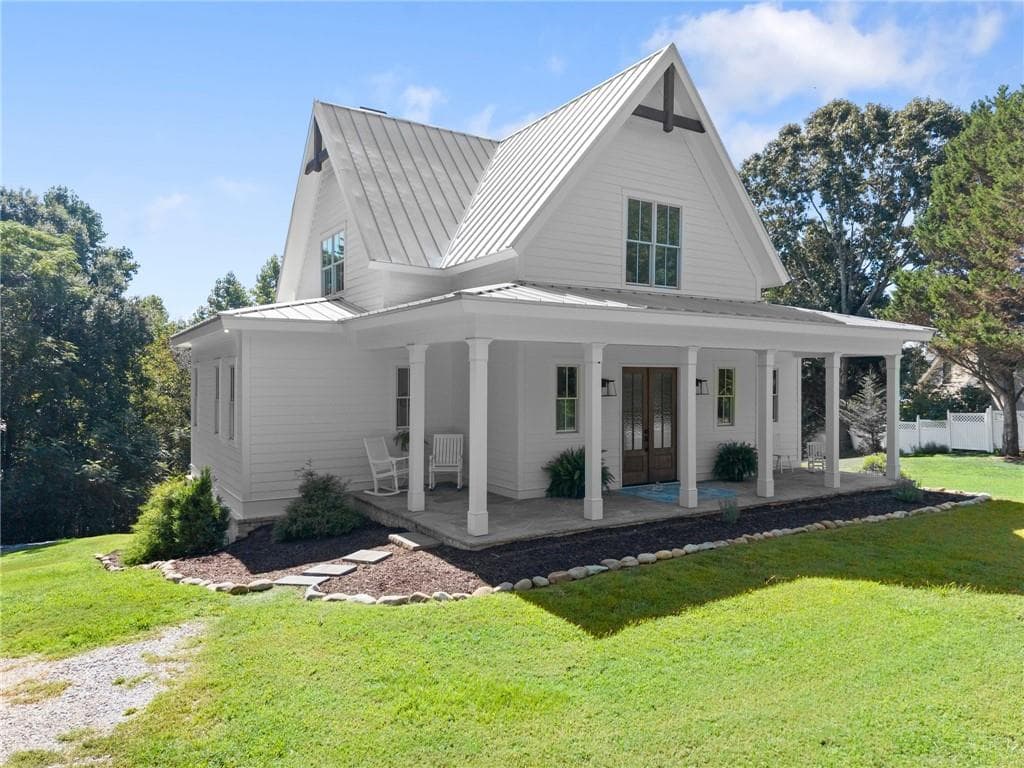4 bedroom, 6 bathroom, 2,476 sq ft single family residence for sale at 3567 Duckett Mill Road, Gainesville, GA 30506 — photo 4