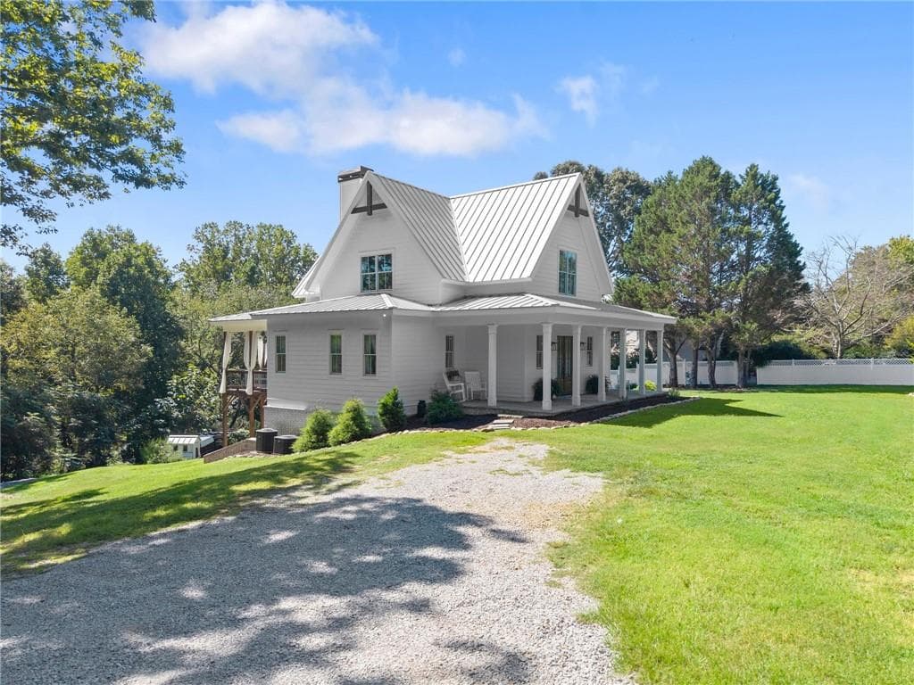4 bedroom, 6 bathroom, 2,476 sq ft single family residence for sale at 3567 Duckett Mill Road, Gainesville, GA 30506 — photo 6