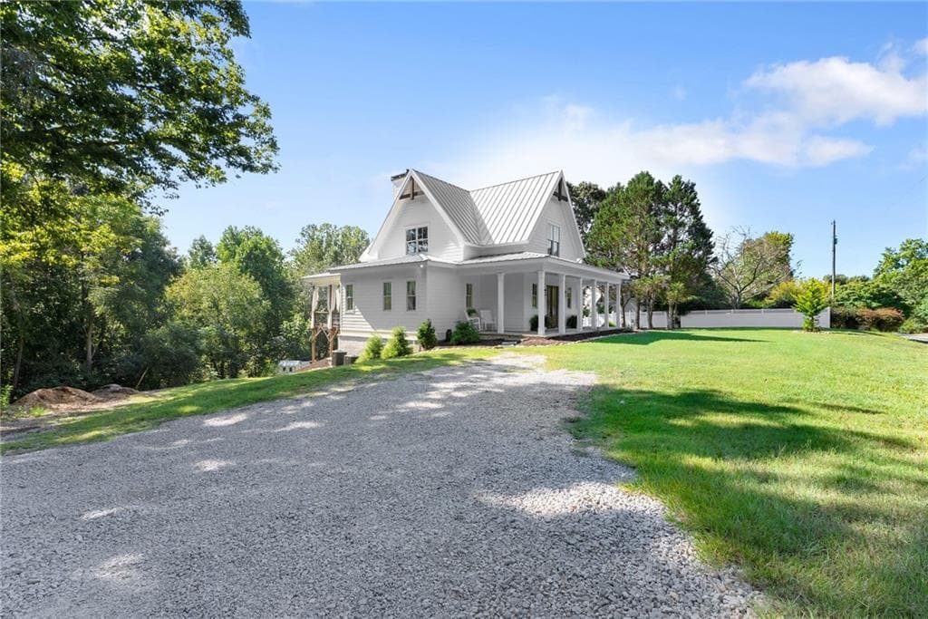 4 bedroom, 6 bathroom, 2,476 sq ft single family residence for sale at 3567 Duckett Mill Road, Gainesville, GA 30506 — photo 7