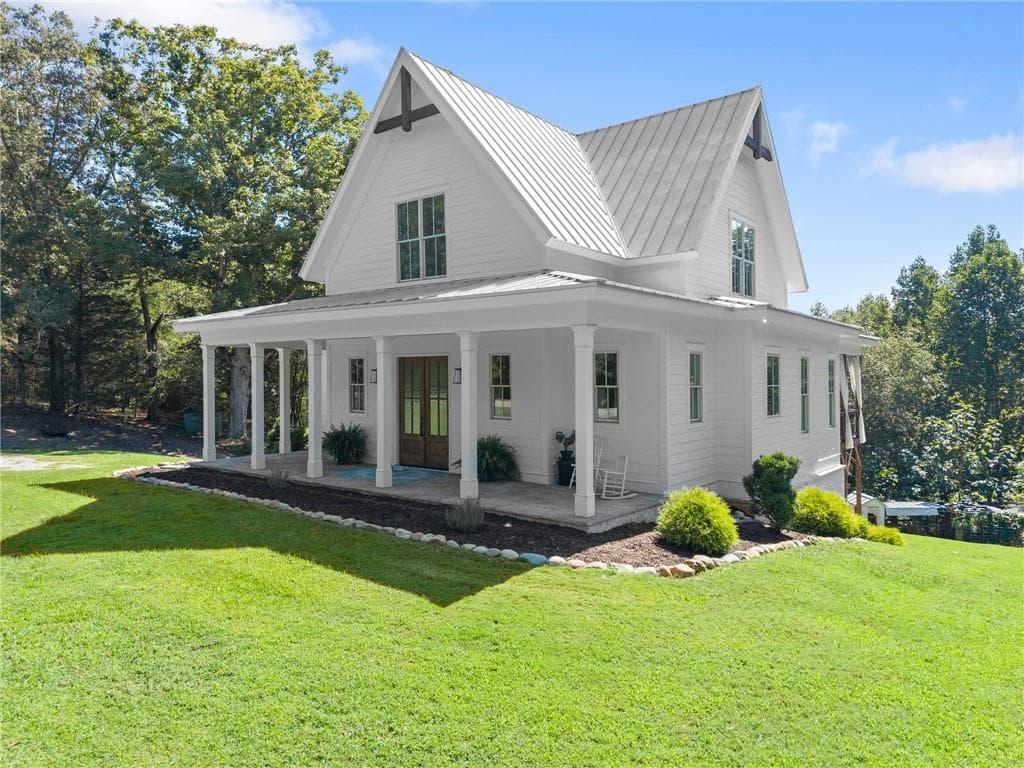 4 bedroom, 6 bathroom, 2,476 sq ft single family residence for sale at 3567 Duckett Mill Road, Gainesville, GA 30506 — photo 8