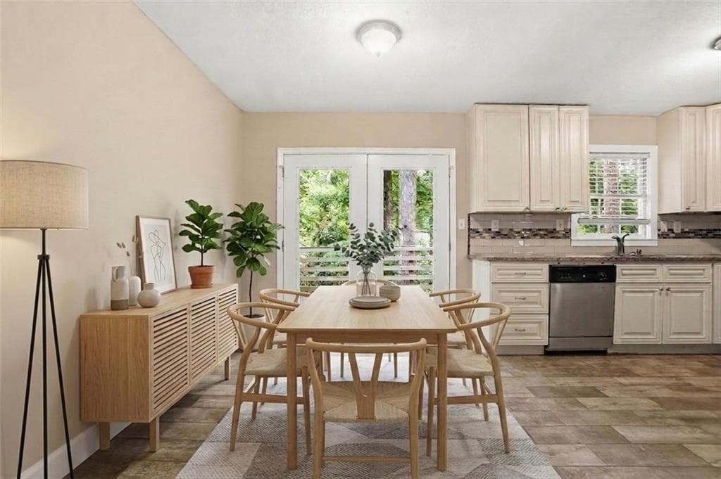 5 bedroom, 2 bathroom, 1,058 sq ft single family residence under contract at 1969 Shannon Ridge Court, Decatur, GA 30032 — photo 5