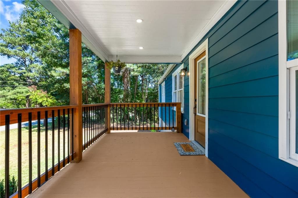 3 bedroom, 2 bathroom, 1,812 sq ft single family residence for sale at 185 Linda Lane, Mableton, GA 30126 — photo 4