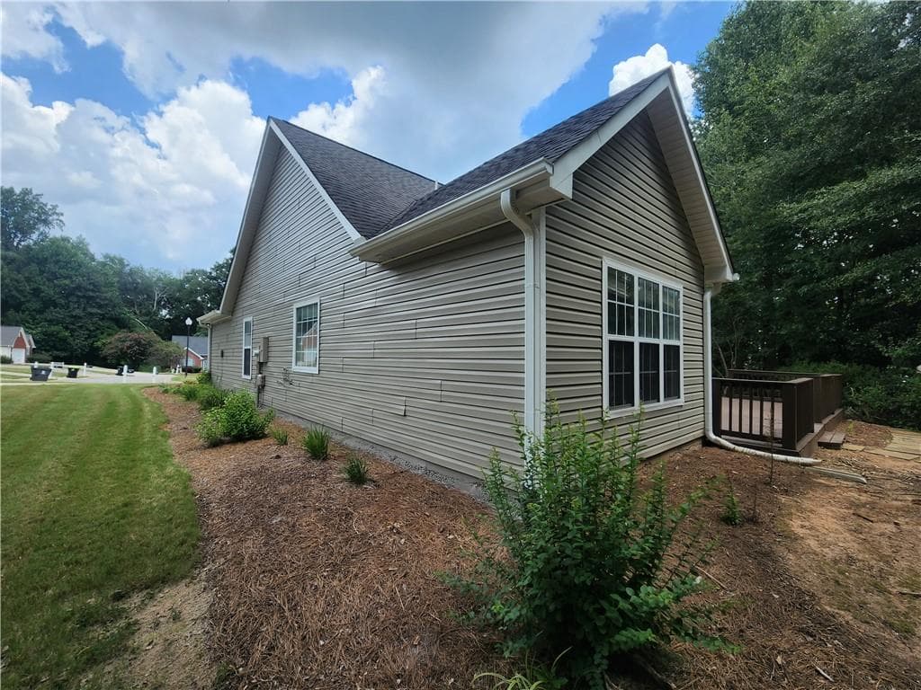 3 bedroom, 2 bathroom, 1,431 sq ft single family residence for sale at 180 Brookestone Point, Fayetteville, GA 30215 — photo 3