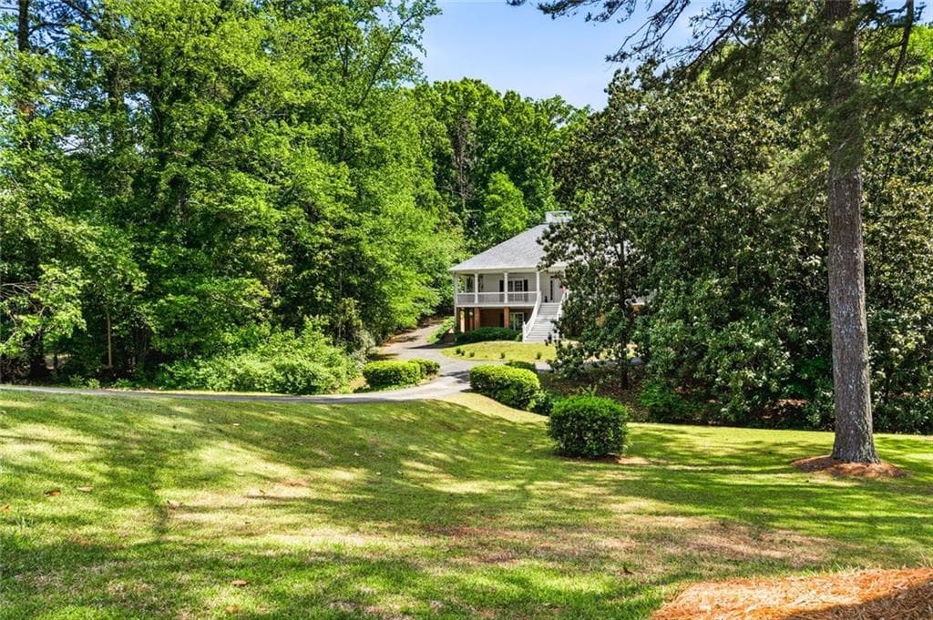 4 bedroom, 4 bathroom, 3,557 sq ft single family residence for sale at 479 S Hillcrest Drive, Marietta, GA 30064 — photo 5