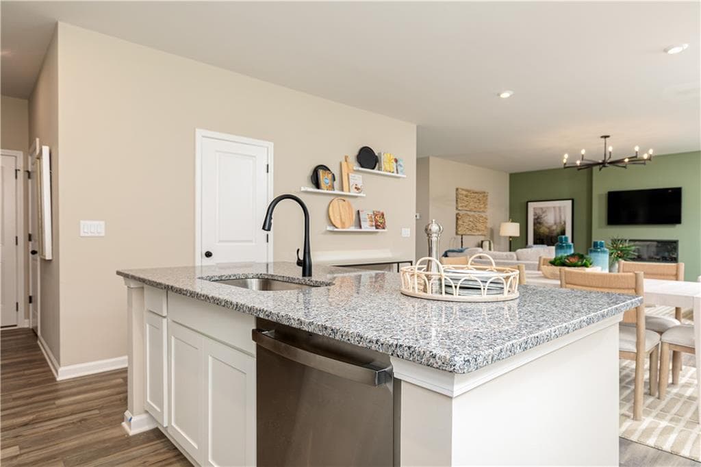 4 bedroom, 3 bathroom, 2,455 sq ft single family residence for sale at 5 Hickory Grove Avenue, Lawrenceville, GA 30046 — photo 3