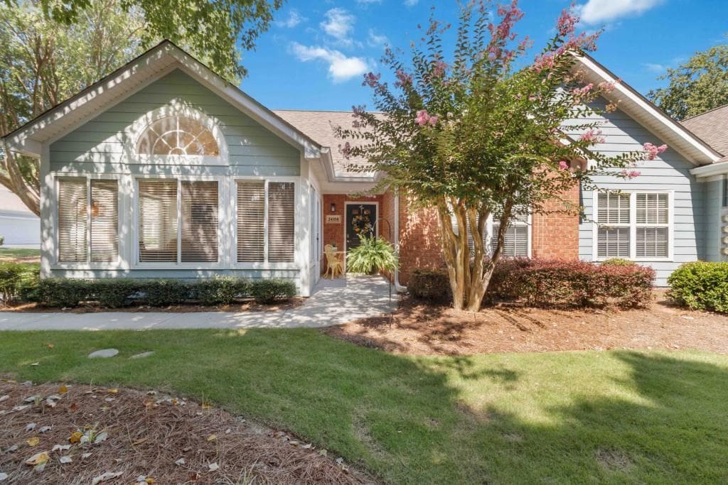 3 bedroom, 2 bathroom, 2,147 sq ft condominium for sale at 34108 Harvest Ridge Lane, Johns Creek, GA 30022 — photo 2
