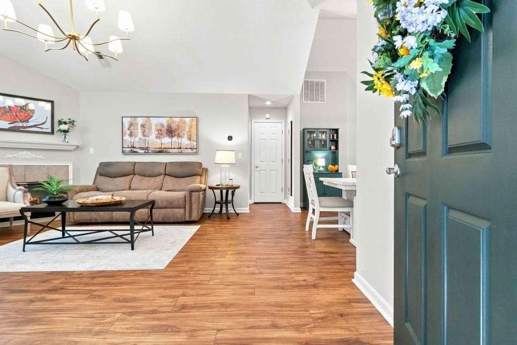 3 bedroom, 2 bathroom, 2,147 sq ft condominium for sale at 34108 Harvest Ridge Lane, Johns Creek, GA 30022 — photo 4