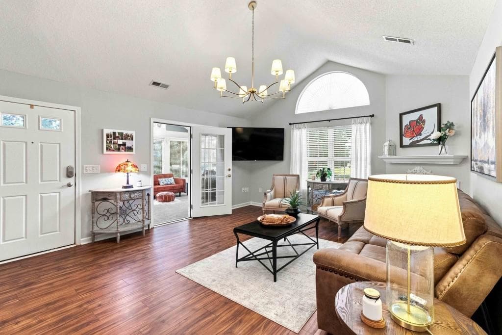 3 bedroom, 2 bathroom, 2,147 sq ft condominium for sale at 34108 Harvest Ridge Lane, Johns Creek, GA 30022 — photo 5