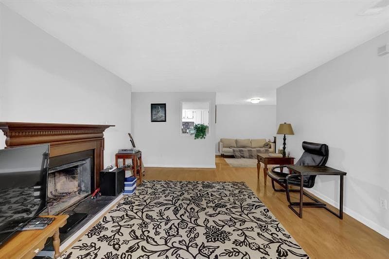 2 bedroom, 2 bathroom, 1,102 sq ft condominium for sale at 1004 Vicksburg Place, Atlanta, GA 30350 — photo 3