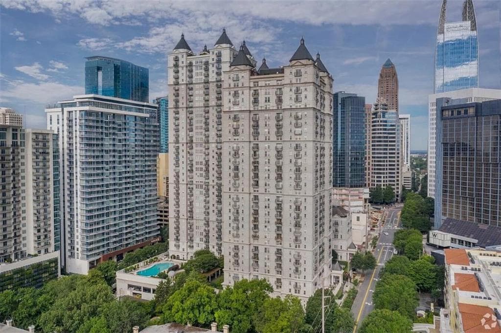 1 bedroom, 1 bathroom, 750 sq ft condominium for rent at 199 14th Street 1204, Atlanta, GA 30309 for $1,850 a month — photo 1 of 10