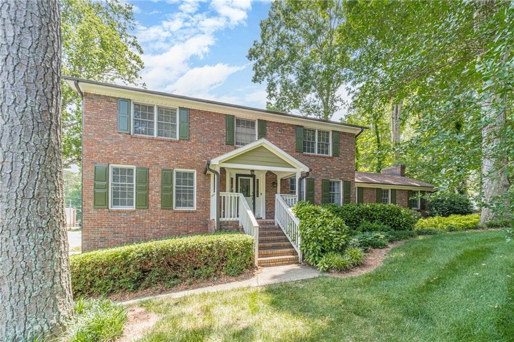 5 bedroom, 3 bathroom, 3,065 sq ft single family residence for sale at 2672 Bouldercrest Court, Snellville, GA 30078 — photo 1 of 25