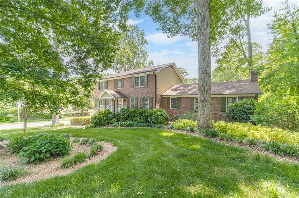 5 bedroom, 3 bathroom, 3,065 sq ft single family residence for sale at 2672 Bouldercrest Court, Snellville, GA 30078 — photo 2