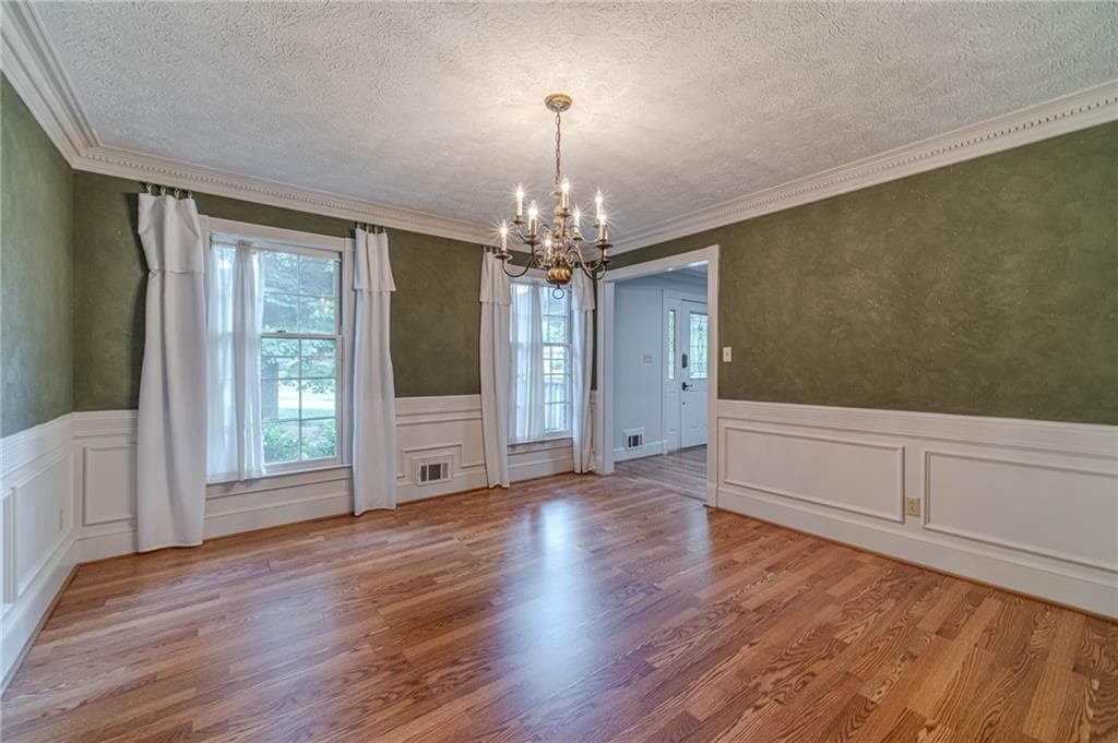 5 bedroom, 3 bathroom, 3,065 sq ft single family residence for sale at 2672 Bouldercrest Court, Snellville, GA 30078 — photo 5