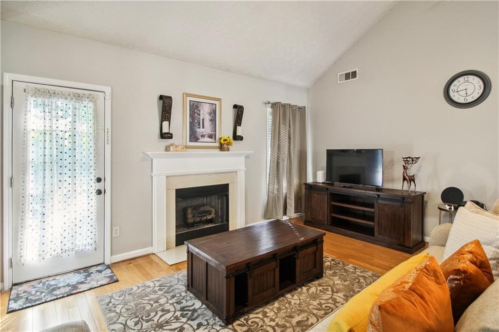 3 bedroom, 2 bathroom, 1,736 sq ft single family residence for sale at 445 Sanford Creek Lane, Lawrenceville, GA 30045 — photo 4