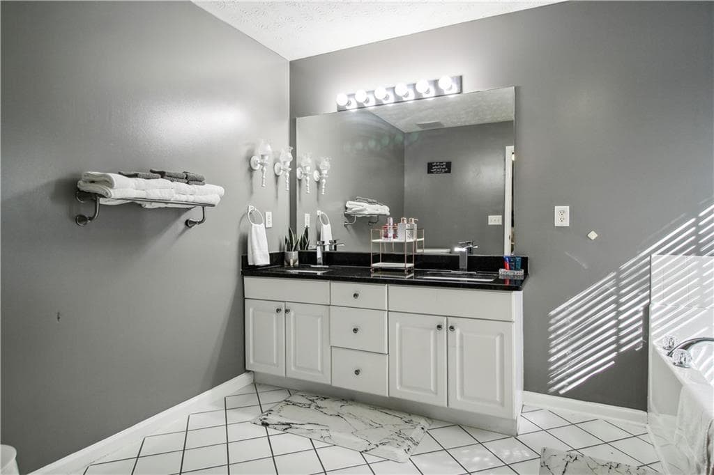 3 bedroom, 2 bathroom, 1,736 sq ft single family residence for sale at 445 Sanford Creek Lane, Lawrenceville, GA 30045 — photo 10