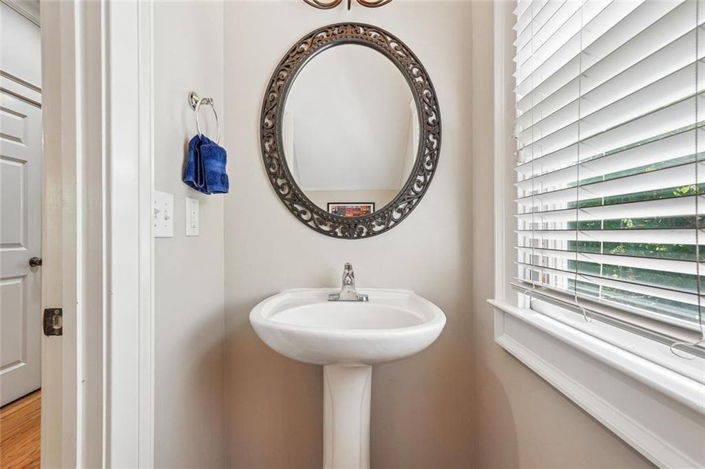 3 bedroom, 3 bathroom, 1,788 sq ft single family residence for sale at 1544 Thomas Road, Decatur, GA 30032 — photo 9