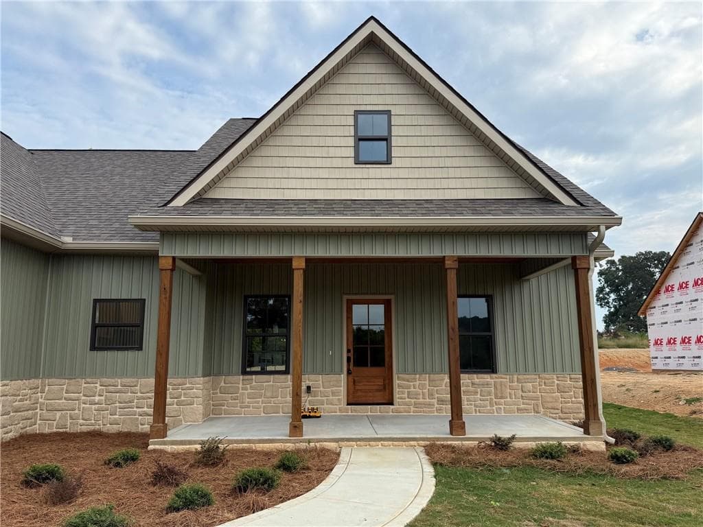 3 bedroom, 2 bathroom, 1,905 sq ft single family residence for sale at 189 Oakland Drive, Calhoun, GA 30701 — photo 2