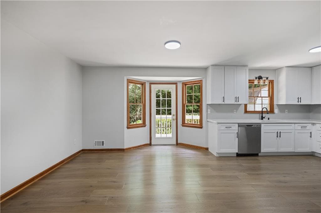 4 bedroom, 2 bathroom, 1,764 sq ft single family residence for sale at 107 Shelby Lane, Hiram, GA 30141 — photo 4