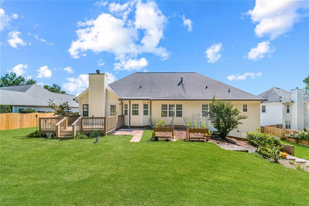 5 bedroom, 3 bathroom, 4,328 sq ft single family residence under contract at 1260 Fountain Cove Lane, Lawrenceville, GA 30043 — photo 2