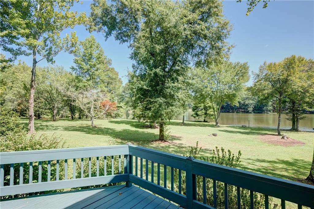 3 bedroom, 4 bathroom, 2,244 sq ft single family residence for sale at 215 Wessmanor Drive, Bowdon, GA 30108 — photo 9