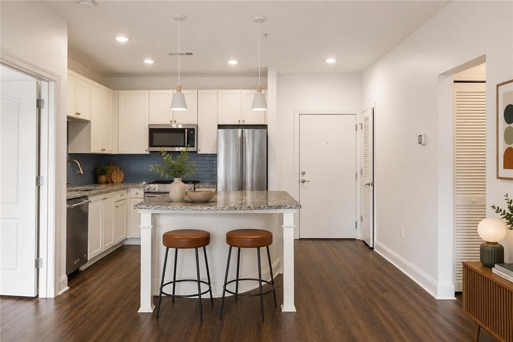 2 bedroom, 2 bathroom, 1,059 sq ft condominium for rent at 840 United Avenue 415, Atlanta, GA 30312 for $2,500 a month — photo 2