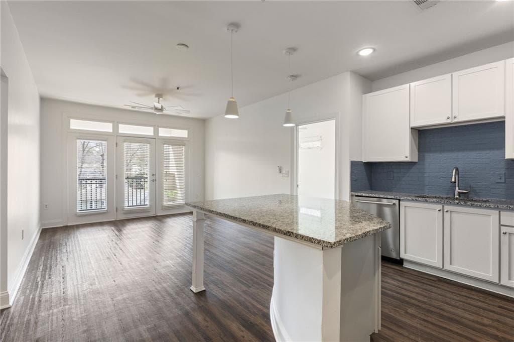 2 bedroom, 2 bathroom, 1,059 sq ft condominium for rent at 840 United Avenue 415, Atlanta, GA 30312 for $2,500 a month — photo 9