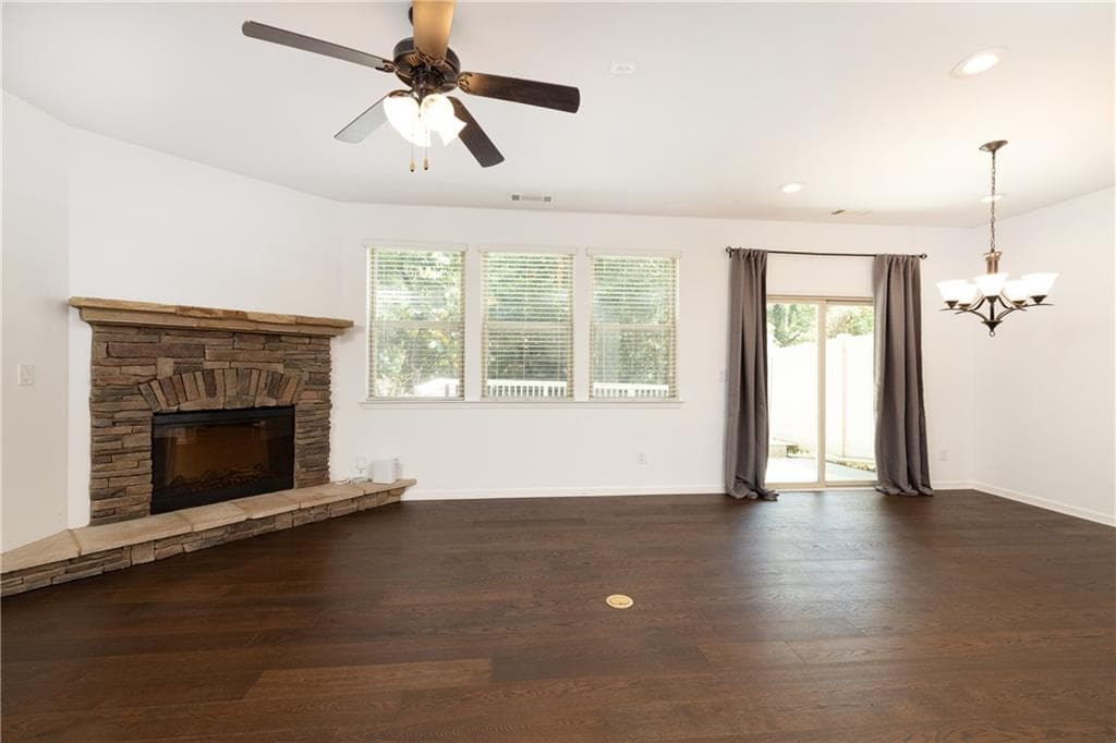3 bedroom, 3 bathroom, 2,068 sq ft townhouse under contract at 1624 Lenox Overlook Road, Atlanta, GA 30329 — photo 9