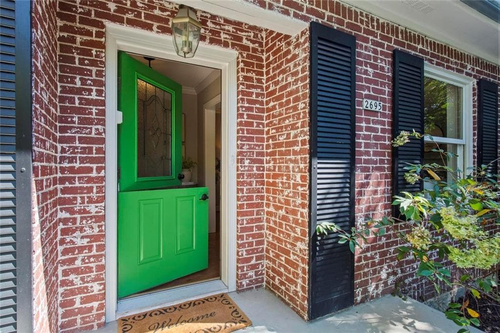 4 bedroom, 4 bathroom, 2,982 sq ft single family residence for sale at 2695 Sharondale Drive, Atlanta, GA 30305 — photo 4