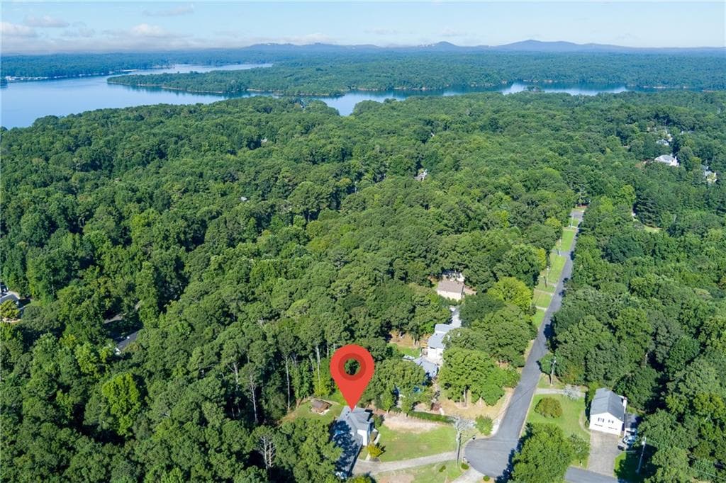 4 bedroom, 4 bathroom, 2,324 sq ft single family residence under contract at 324 Bethel Drive, Woodstock, GA 30189 — photo 7