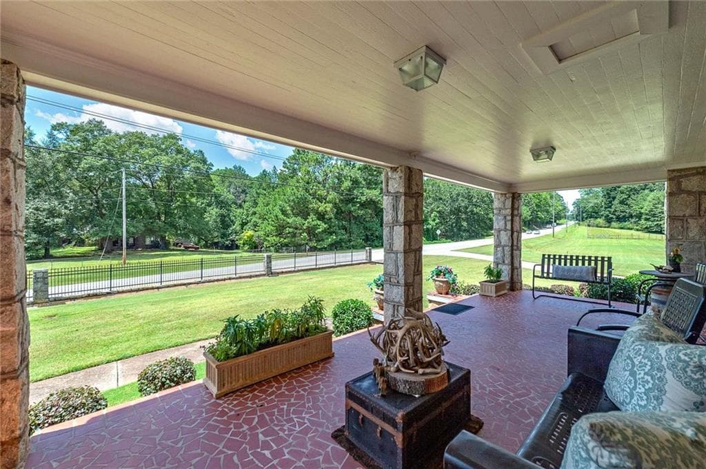 3 bedroom, 2 bathroom, 2,092 sq ft single family residence for sale at 3112 Highway 155, Mcdonough, GA 30252 — photo 4