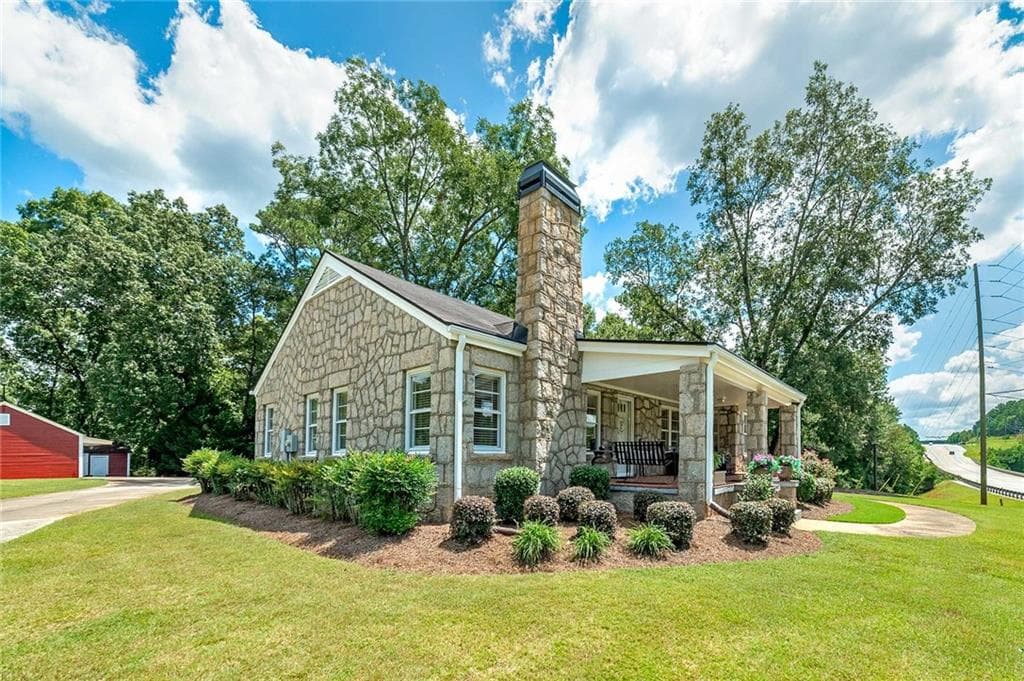 3 bedroom, 2 bathroom, 2,092 sq ft single family residence for sale at 3112 Highway 155, Mcdonough, GA 30252 — photo 5