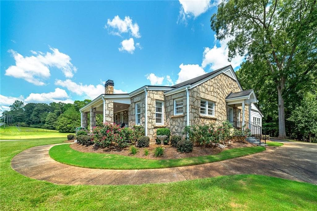 3 bedroom, 2 bathroom, 2,092 sq ft single family residence for sale at 3112 Highway 155, Mcdonough, GA 30252 — photo 8