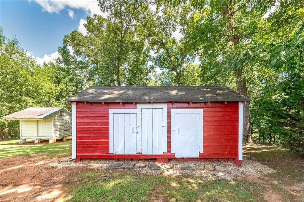 3 bedroom, 2 bathroom, 2,092 sq ft single family residence for sale at 3112 Highway 155, Mcdonough, GA 30252 — photo 9