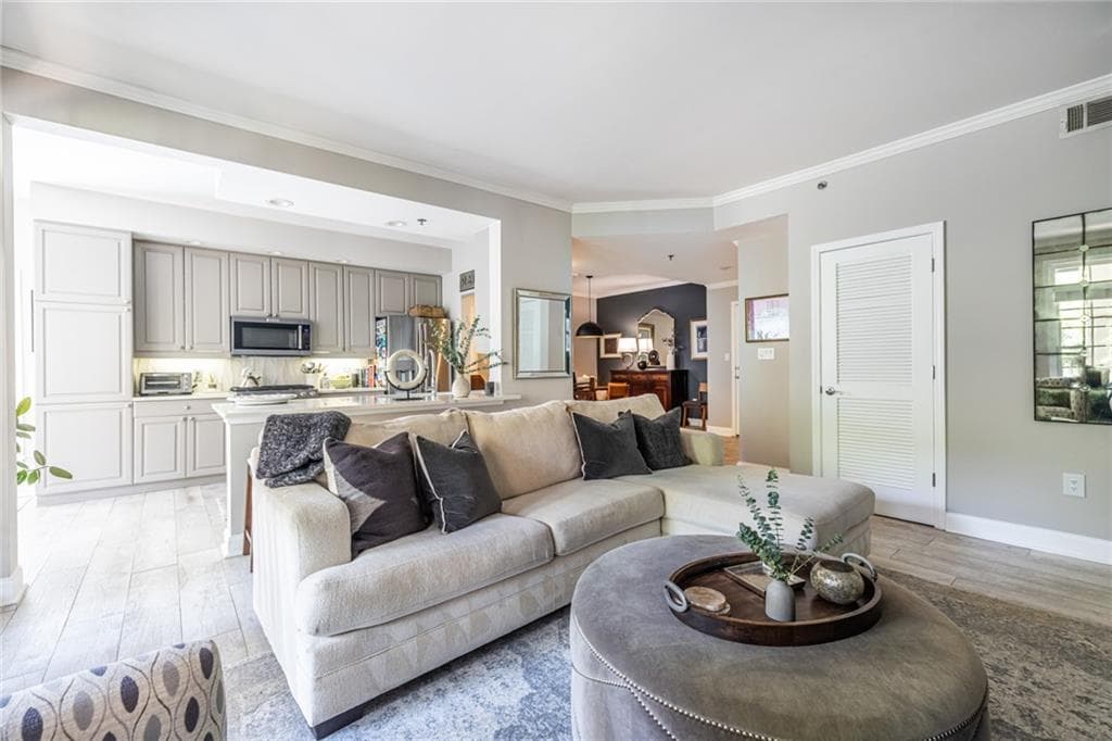 2 bedroom, 2 bathroom, 1,350 sq ft condominium for sale at 50 Biscayne Drive 3111, Atlanta, GA 30309 — photo 9