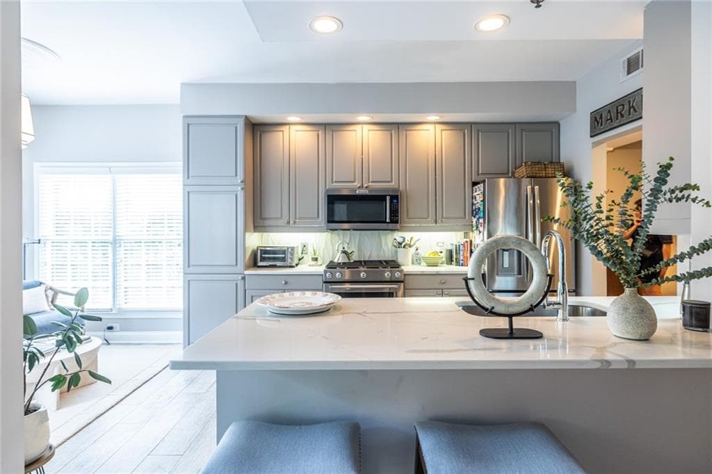2 bedroom, 2 bathroom, 1,350 sq ft condominium for sale at 50 Biscayne Drive 3111, Atlanta, GA 30309 — photo 10