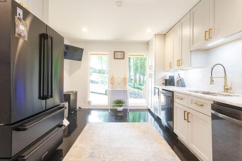 2 bedroom, 3 bathroom, 2,257 sq ft single family residence for sale at 1971 Woodsdale Road, Atlanta, GA 30324 — photo 6