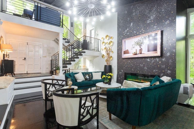 2 bedroom, 3 bathroom, 2,257 sq ft single family residence for sale at 1971 Woodsdale Road, Atlanta, GA 30324 — photo 2