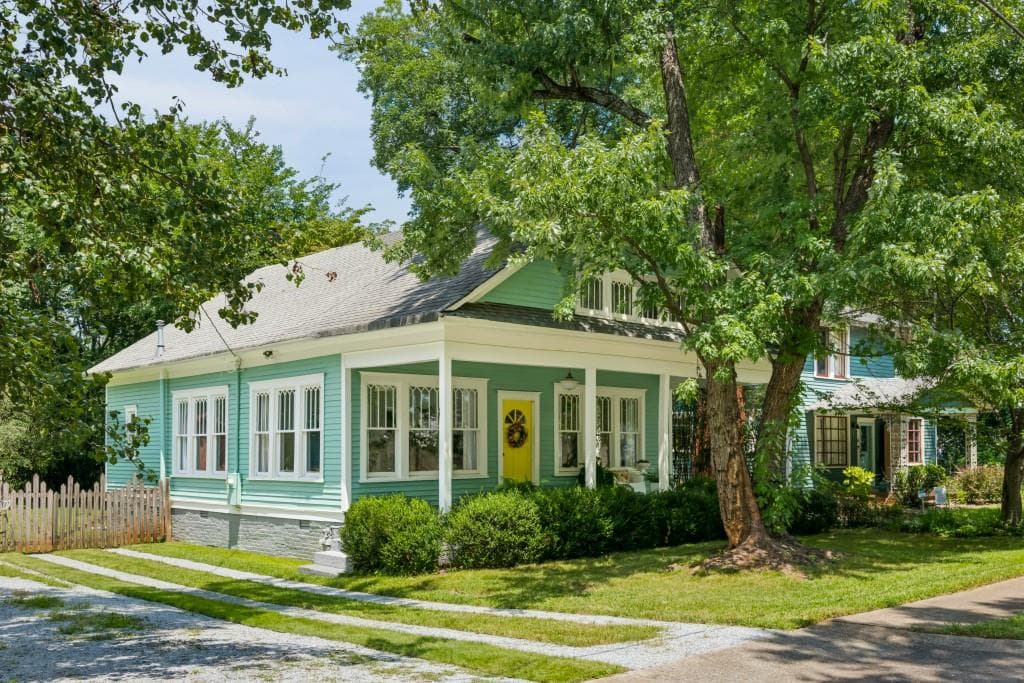 3 bedroom, 2 bathroom, 2,050 sq ft single family residence for sale at 1739 Lyle Avenue, College Park, GA 30337