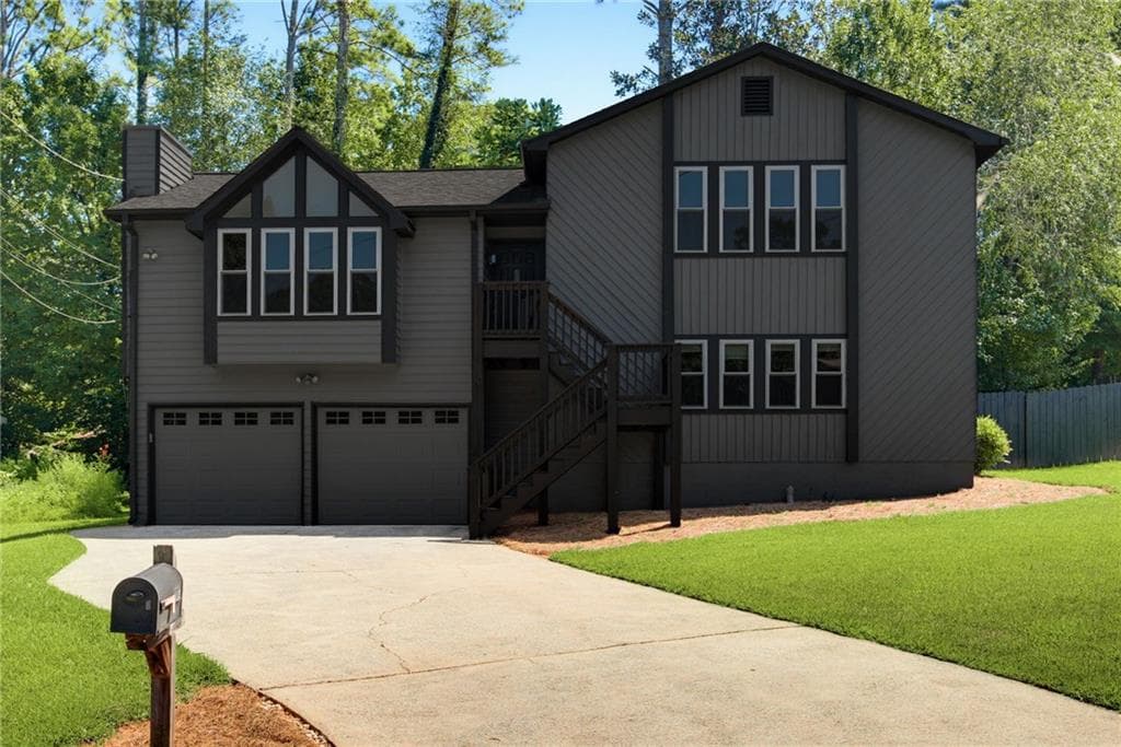 4 bedroom, 3 bathroom, 1,900 sq ft single family residence for sale at 1198 Clichy Court, Marietta, GA 30066 — photo 3