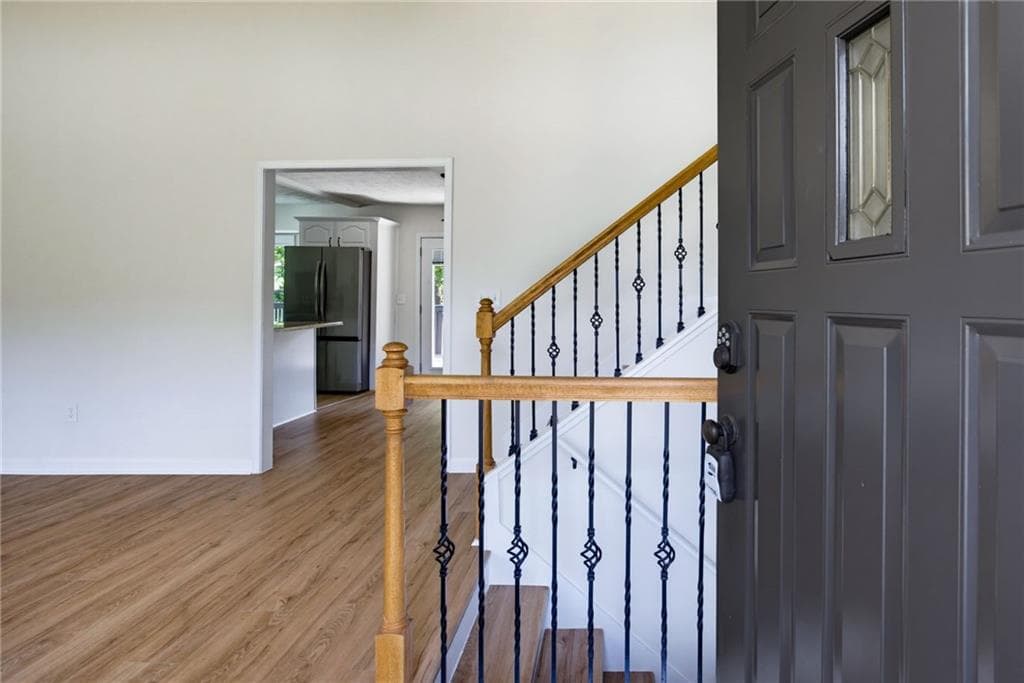 4 bedroom, 3 bathroom, 1,900 sq ft single family residence for sale at 1198 Clichy Court, Marietta, GA 30066 — photo 6