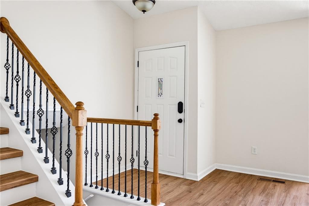 4 bedroom, 3 bathroom, 1,900 sq ft single family residence for sale at 1198 Clichy Court, Marietta, GA 30066 — photo 7