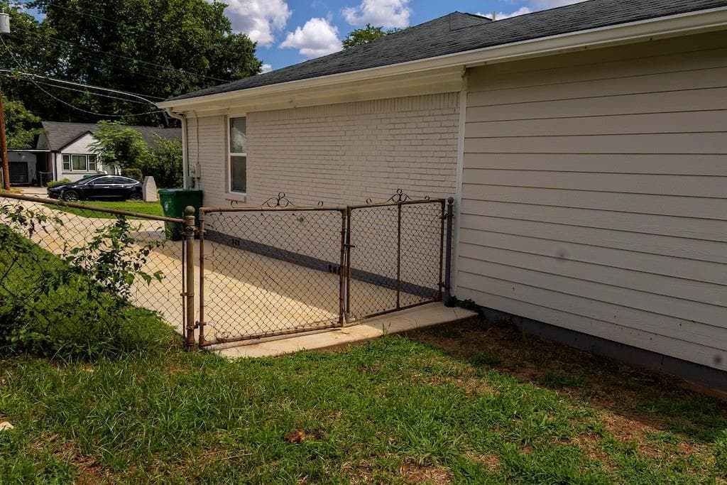 4 bedroom, 5 bathroom, 1,680 sq ft single family residence for rent at 1987 Willa Way, Decatur, GA 30032 for $4,000 a month — photo 8