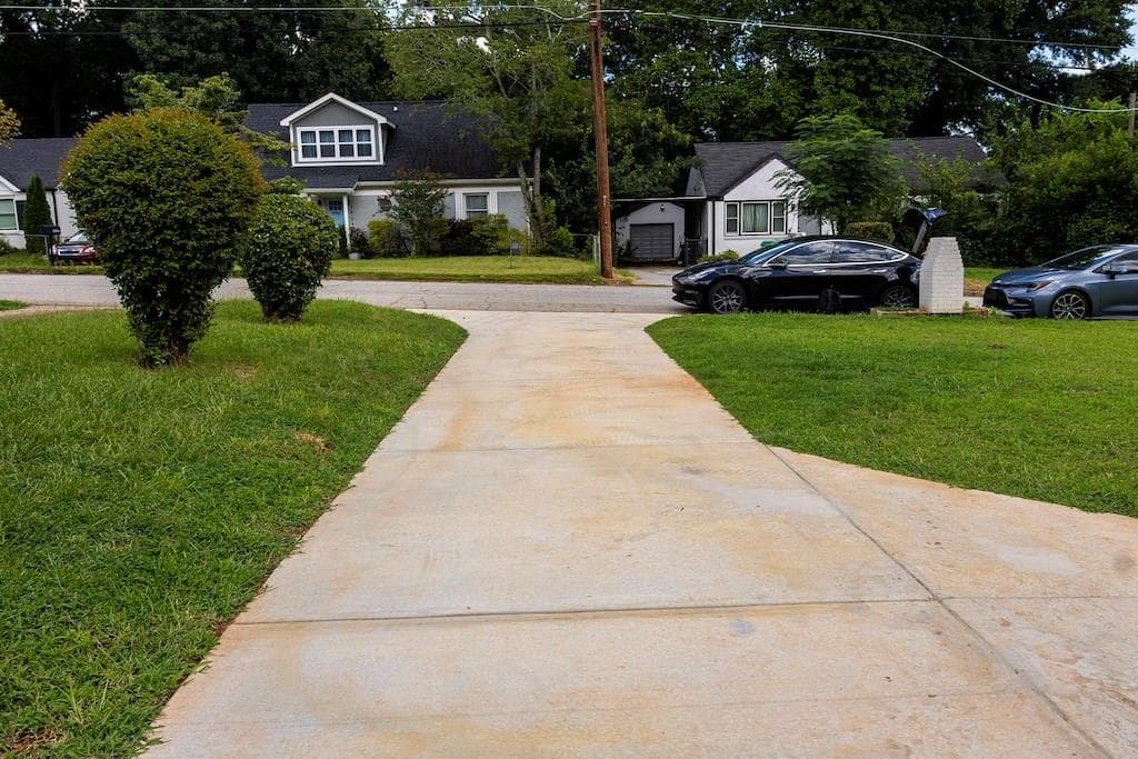 4 bedroom, 5 bathroom, 1,680 sq ft single family residence for rent at 1987 Willa Way, Decatur, GA 30032 for $4,000 a month — photo 9