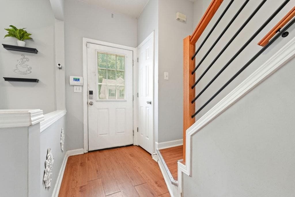 2 bedroom, 3 bathroom, 1,218 sq ft townhouse for sale at 2000 Whitestone Place, Alpharetta, GA 30005 — photo 5