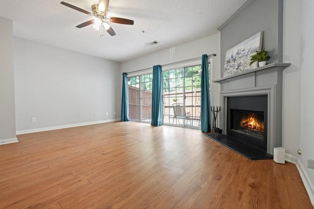 2 bedroom, 3 bathroom, 1,218 sq ft townhouse for sale at 2000 Whitestone Place, Alpharetta, GA 30005 — photo 8