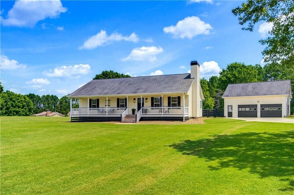 3 bedroom, 2 bathroom, 1,320 sq ft single family residence for sale at 15 Davis Road, Jefferson, GA 30549 — photo 4