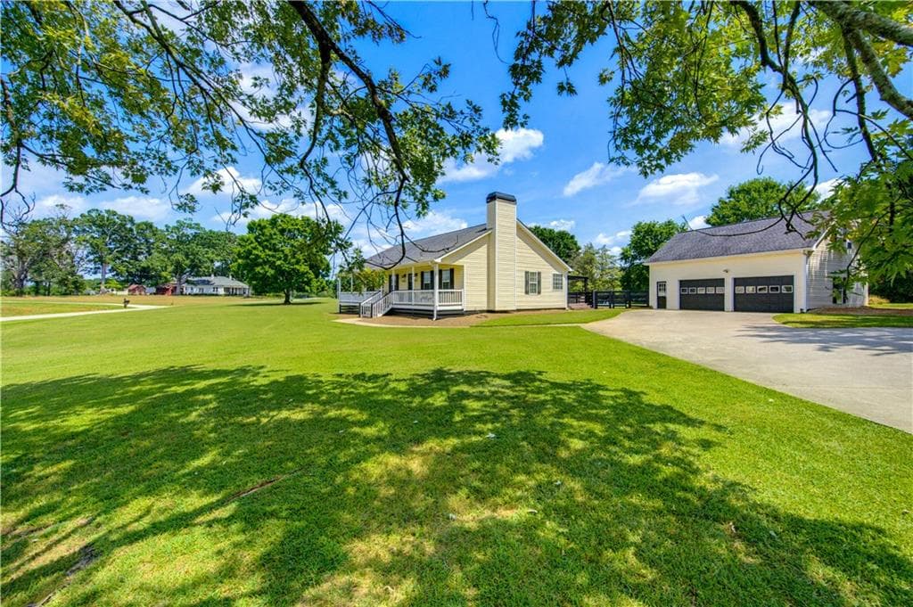 3 bedroom, 2 bathroom, 1,320 sq ft single family residence for sale at 15 Davis Road, Jefferson, GA 30549 — photo 5